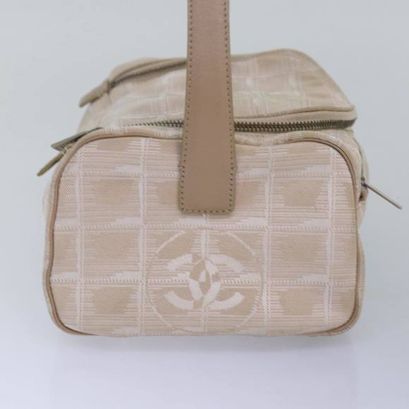 CHANEL New Travel Line Vanity Pouch Nylon Beige CC Auth ac3094 - Picture 3 of 16